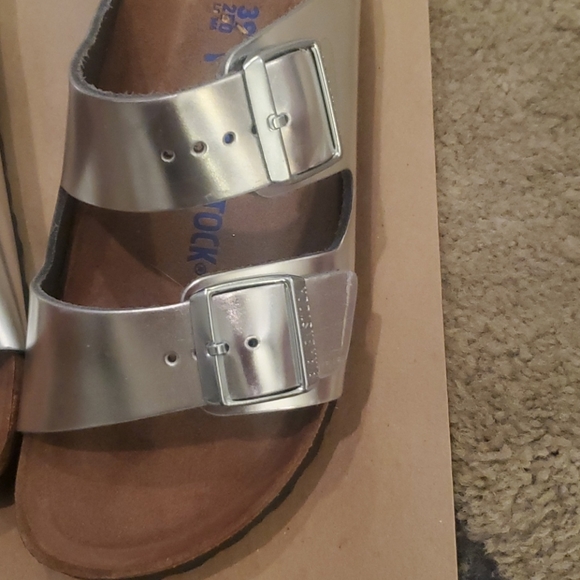 Brand New leather sliver Birkenstock sandle - Picture 2 of 3